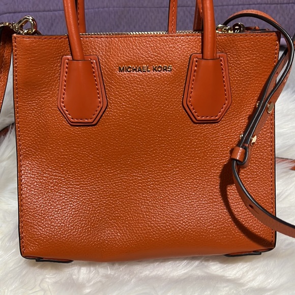 Michael kors satchel - Picture 3 of 8